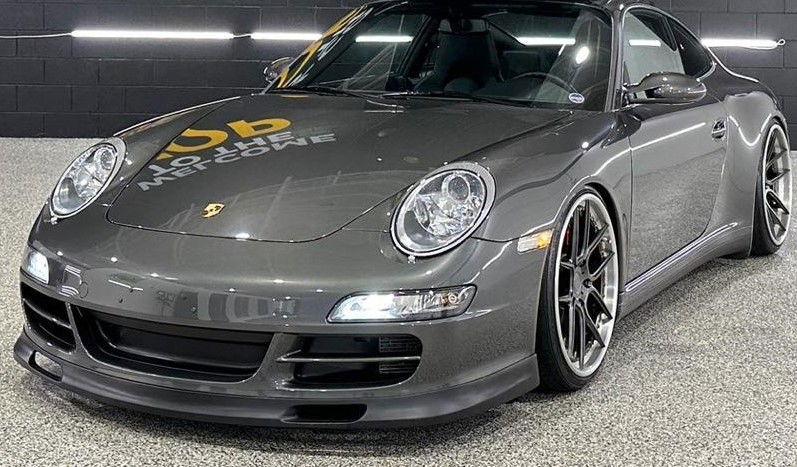 BetterBodies Motorsport Porsche 997.1 Aero Kit with front lip, side rockers, rear diffuser, and small wing for 2005–2008.