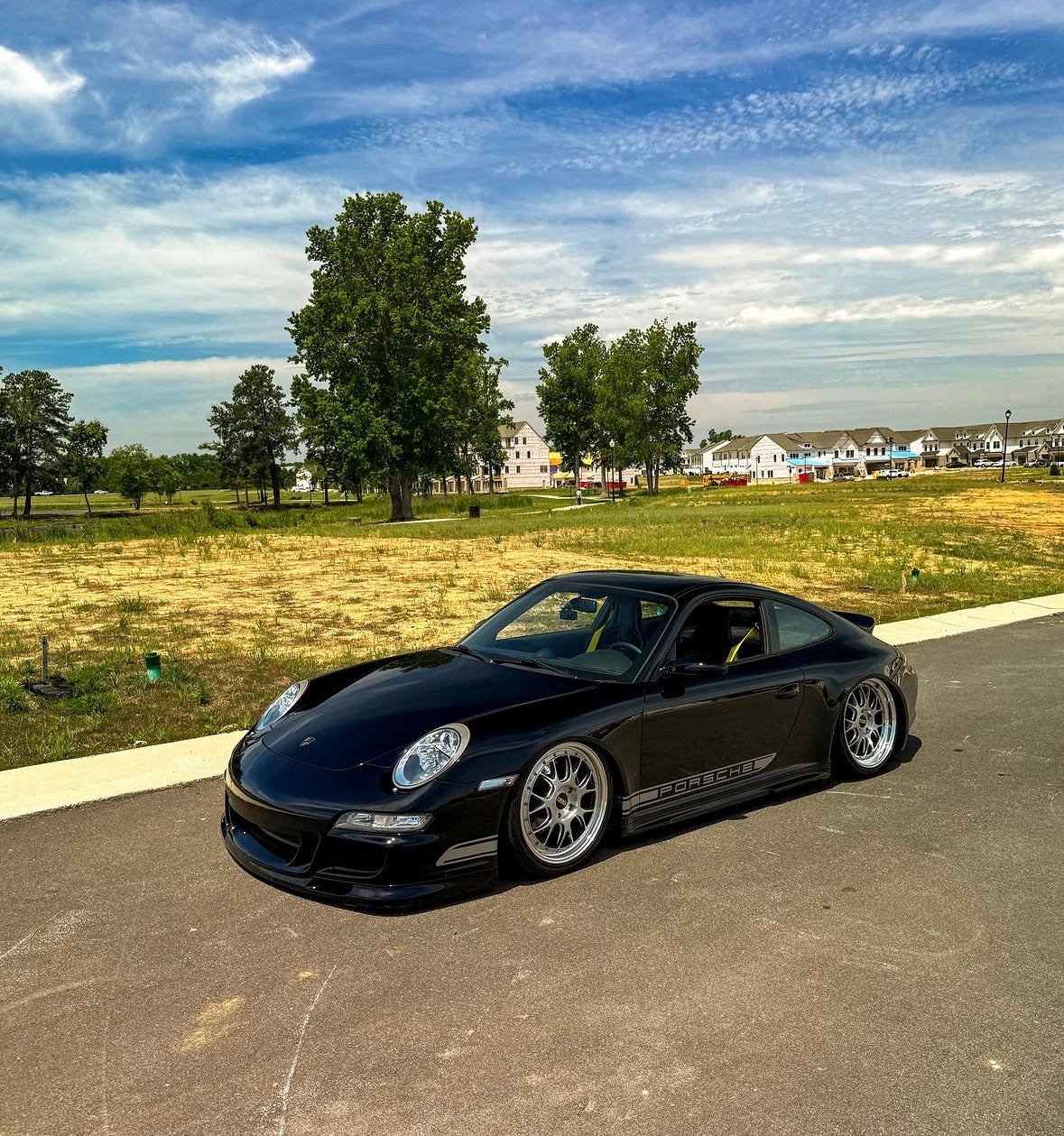 BetterBodies Motorsport Porsche 997 Carrera Mach II side skirts in polyurethane for narrow body 2005–2012 model, shown installed on car.
